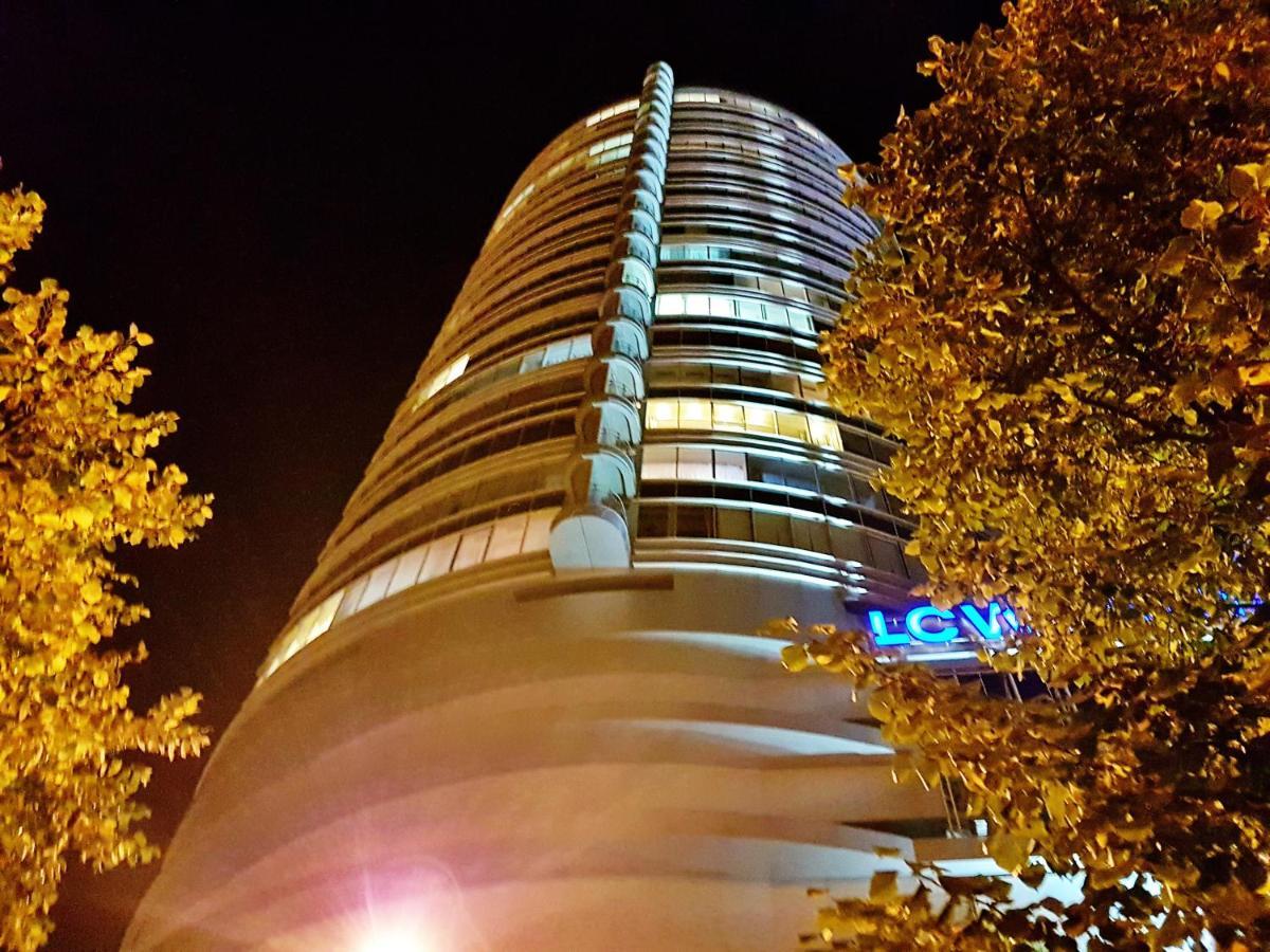 Most City Apart-Hotel Dnipro Exterior photo